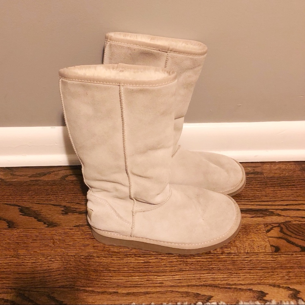 UGG Classic Tall boots sand size 7
